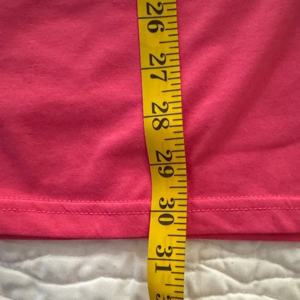 Buc-ee’s Pink Graphic Short Sleeve Tee - Picture 9 of 9